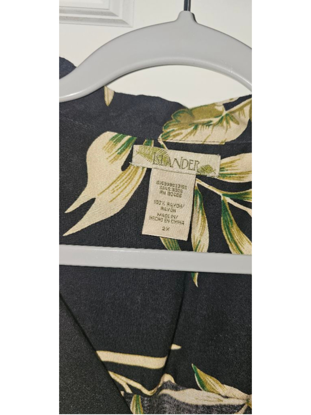 Men's Islander Casual Button Down Shirt XXL Black Beige Floral - Picture 2 of 5